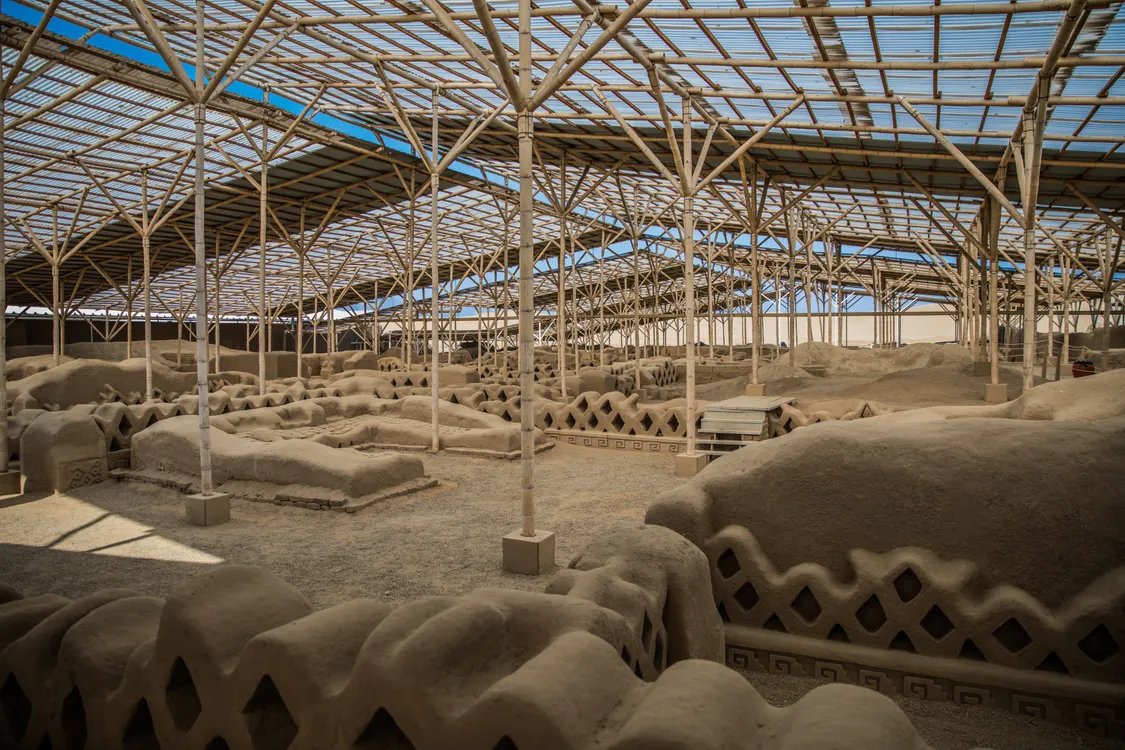 Thirty-Eight People, Skulls Touched With Red: The Chimú Tomb That Looters Never Reached